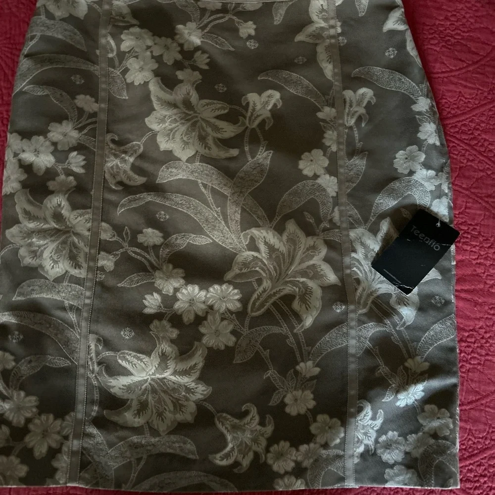 Teenflo Olive Floral Pencil Skirt Knee 8 - Picture 7 of 7